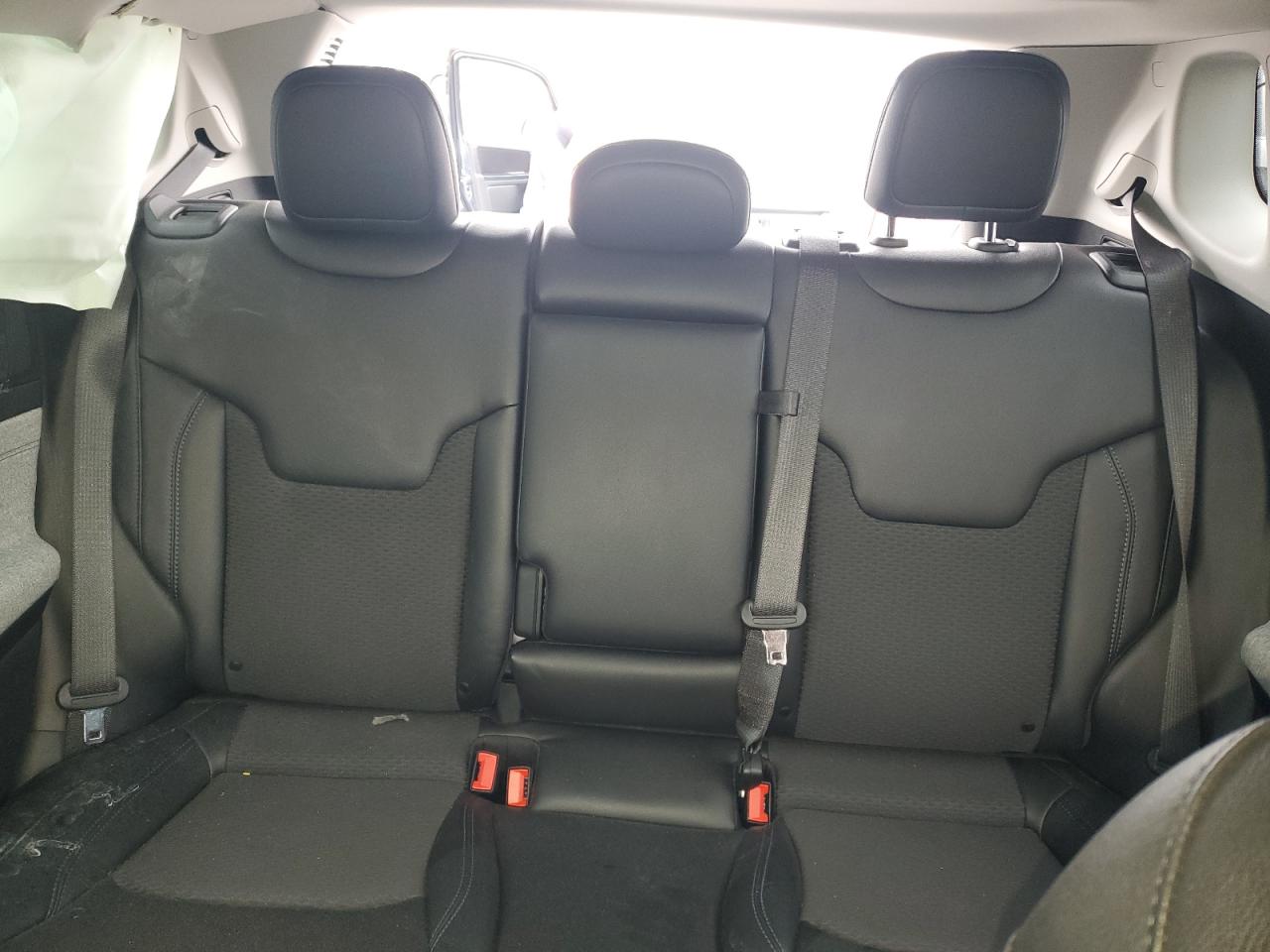 2022 Jeep Compass - Image 10