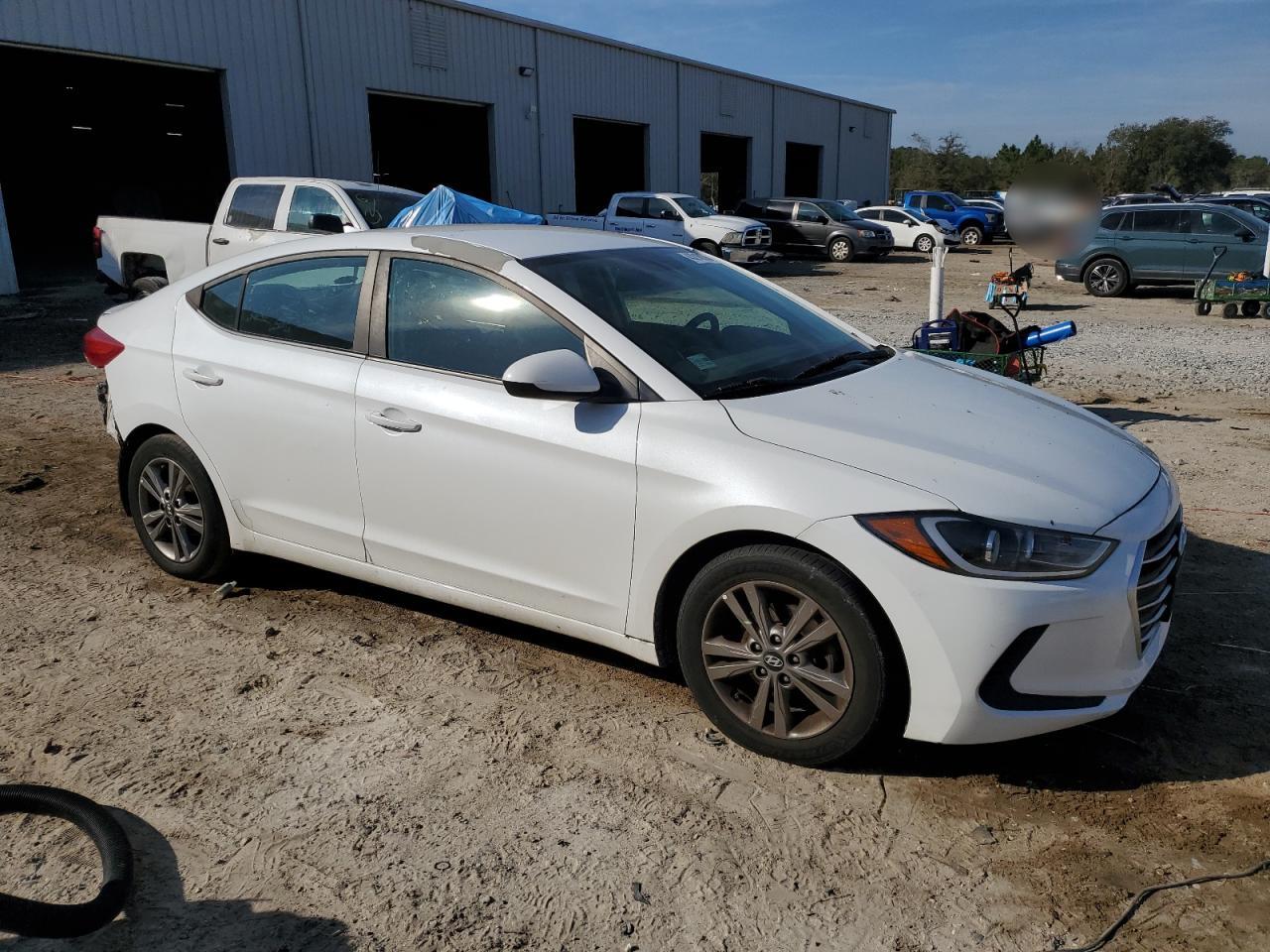2018 Hyundai Elantra - Image 4