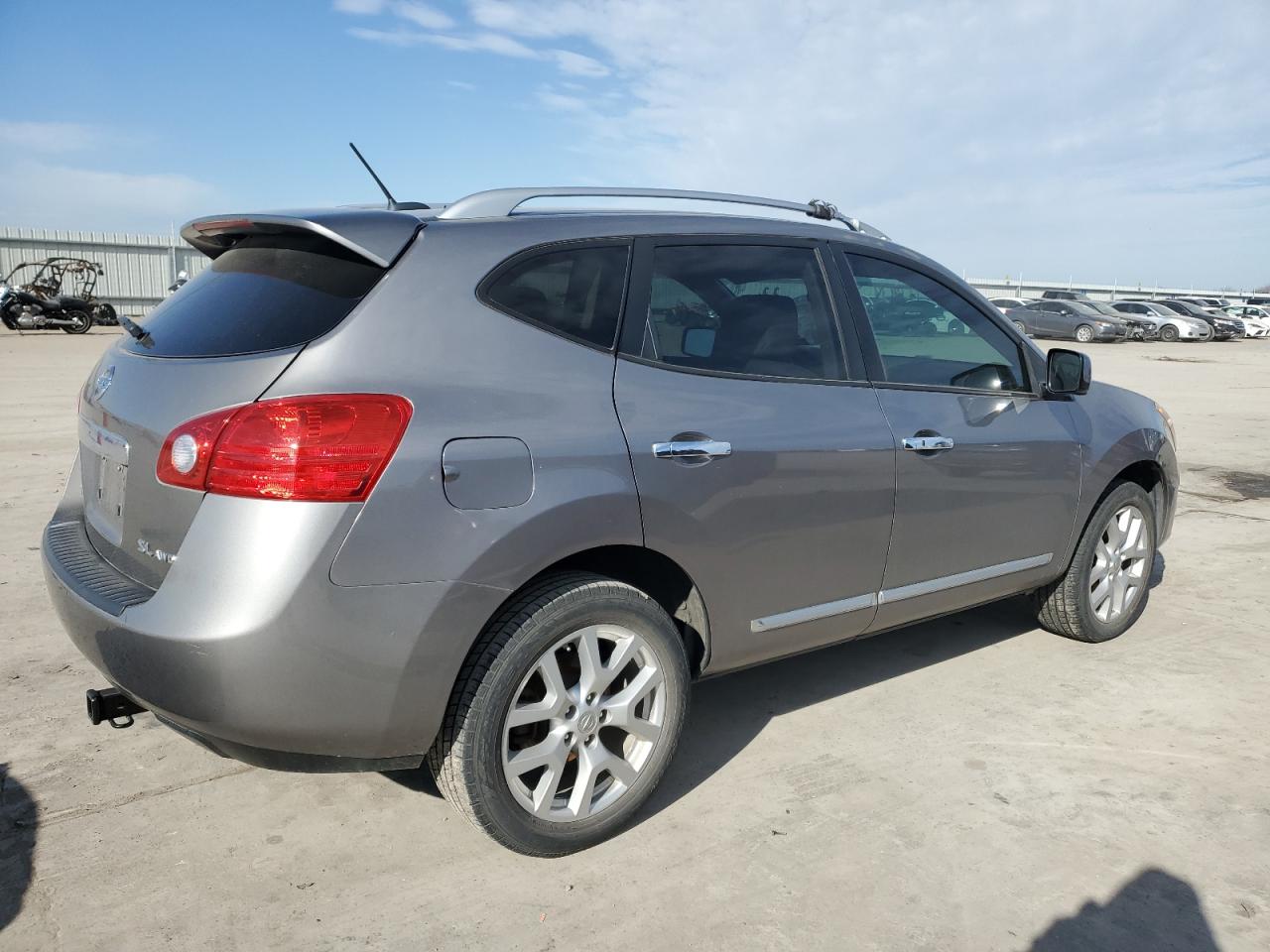 2012 Nissan Rogue - Image 3