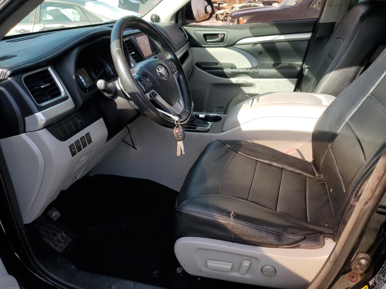 2015 Toyota Highlander - Image 7