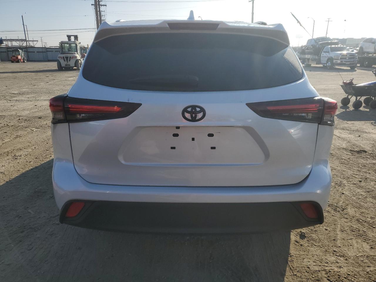 2024 Toyota Highlander - Image 6