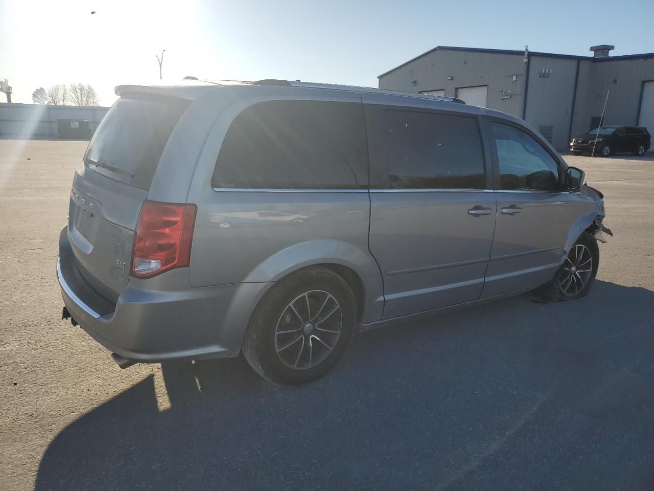 2017 Dodge Caravan - Image 3