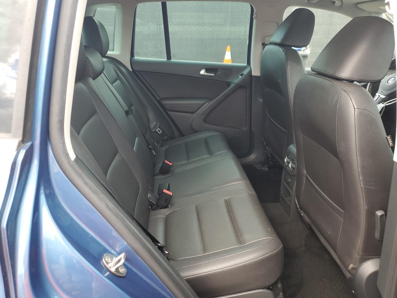2017 Volkswagen Tiguan - Image 11