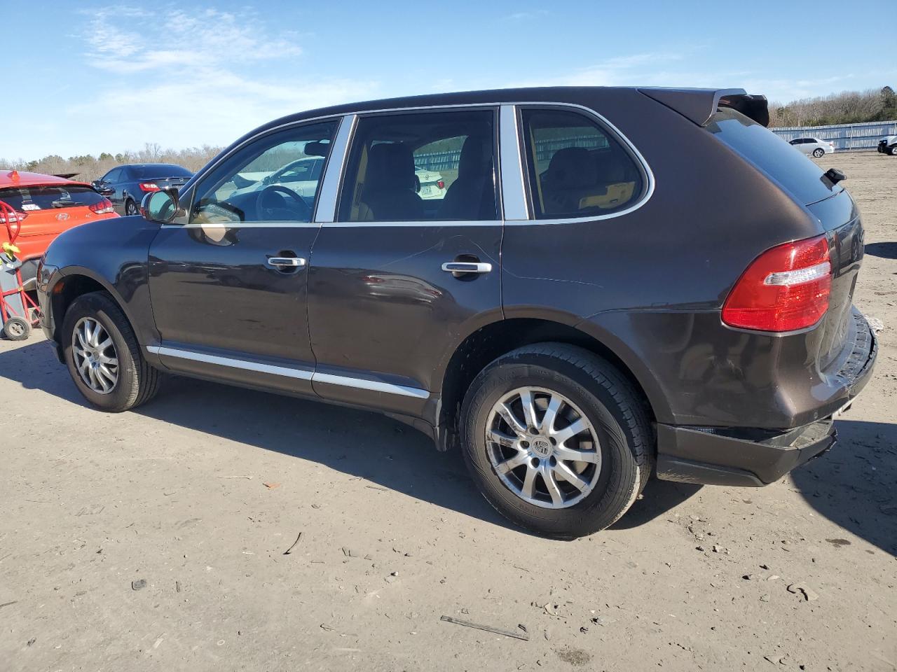 2010 Porsche Cayenne - Image 2