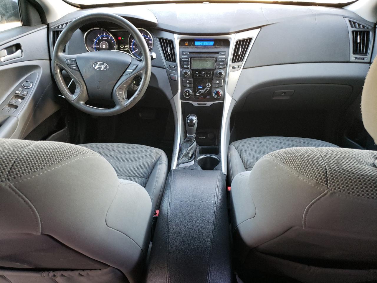 2013 Hyundai Sonata - Image 8