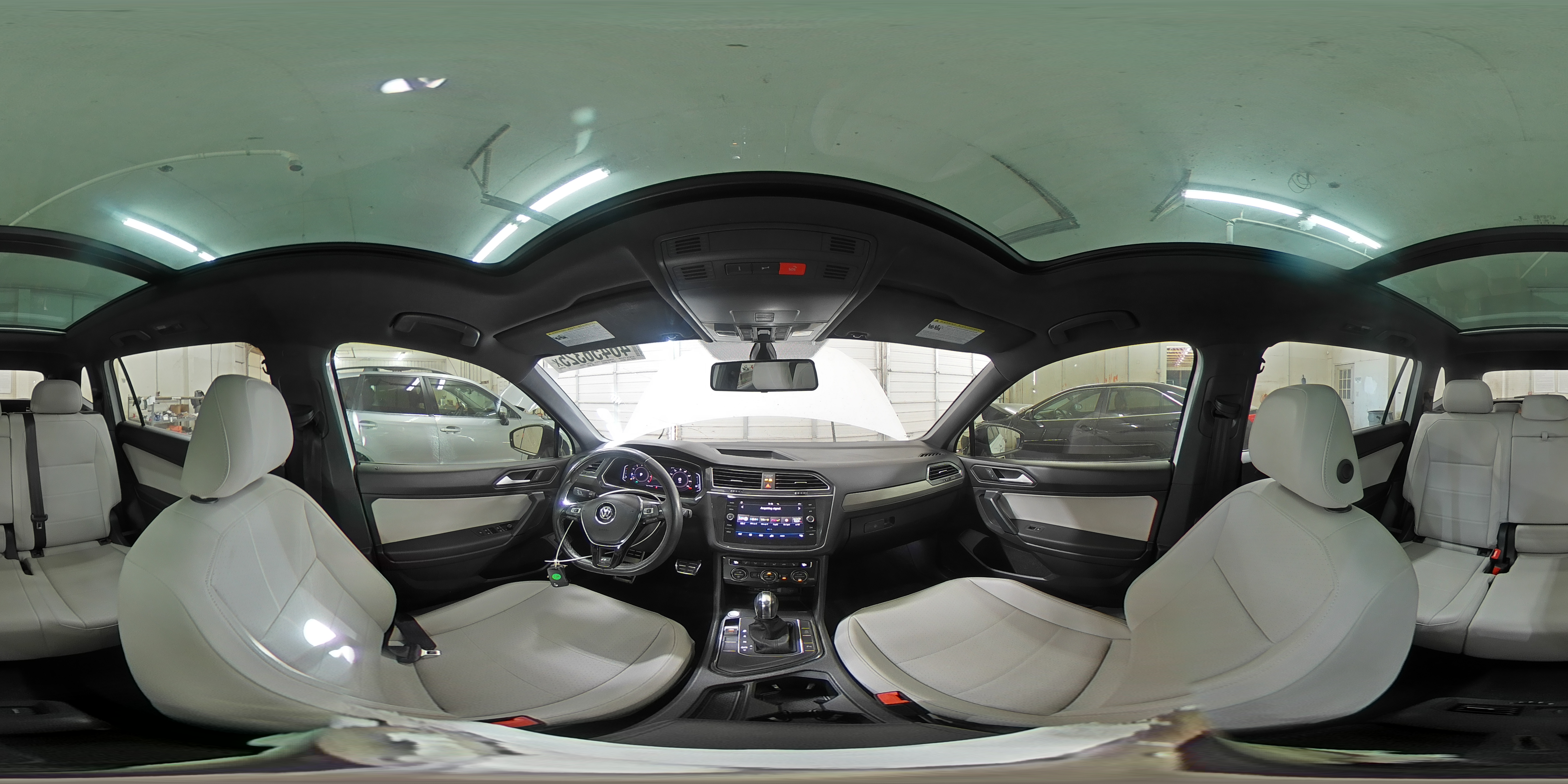 2019 Volkswagen Tiguan - Image 15