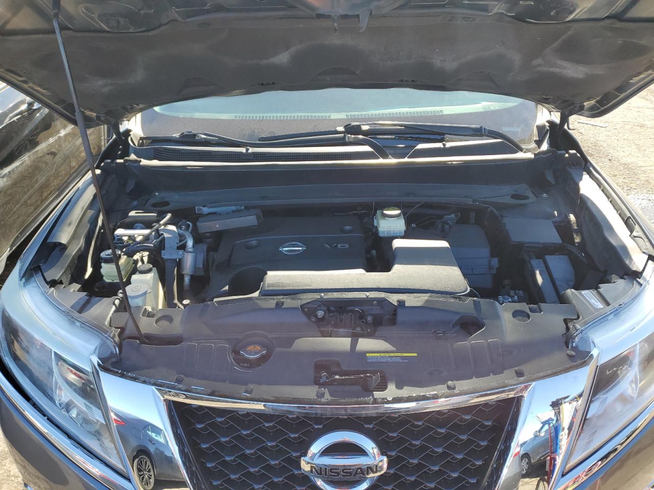 2015 Nissan Pathfinder - Image 12