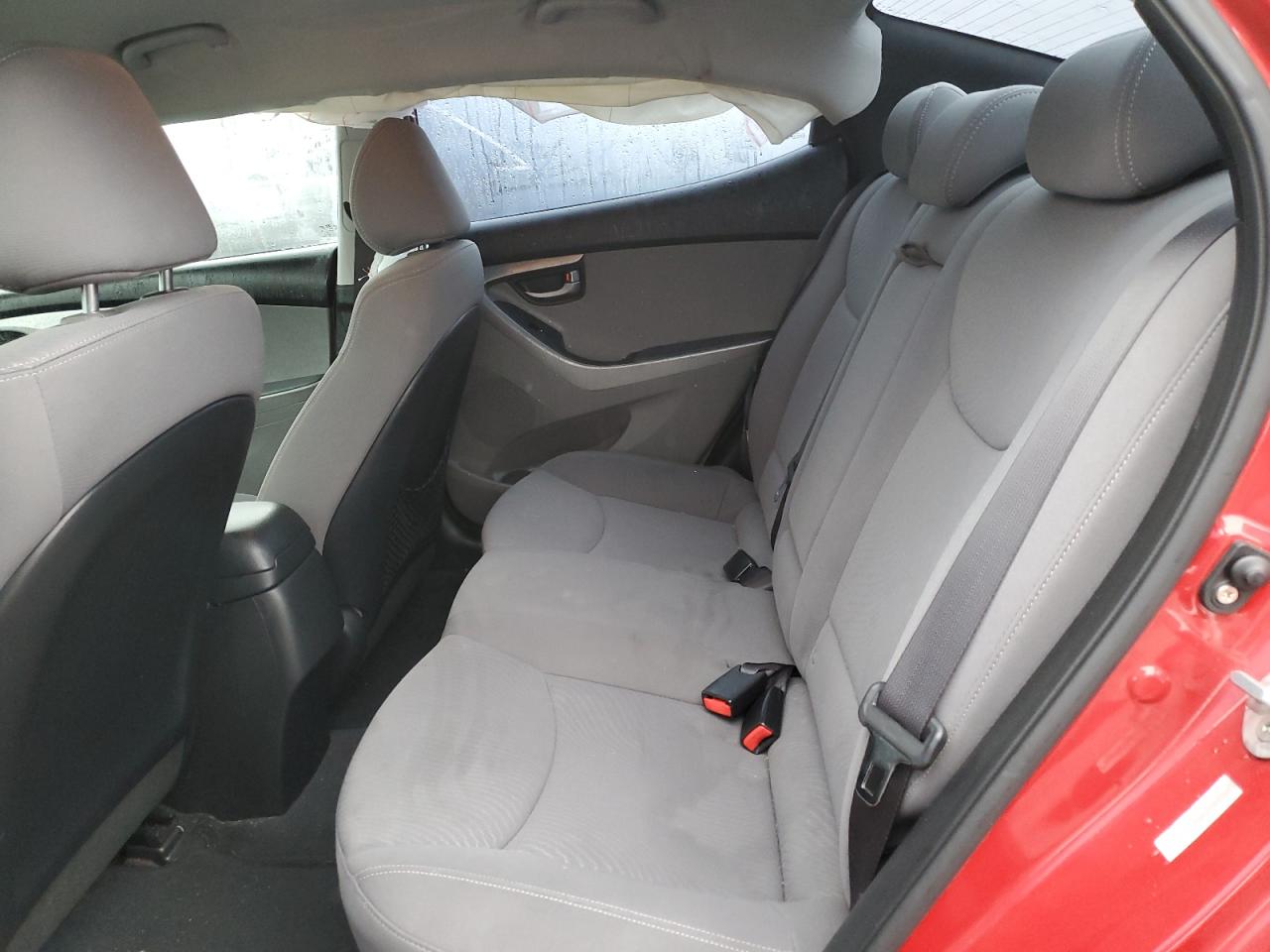 2015 Hyundai Elantra - Image 10