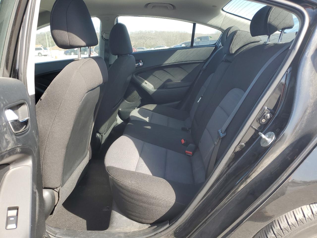 2015 Kia Forte - Image 10