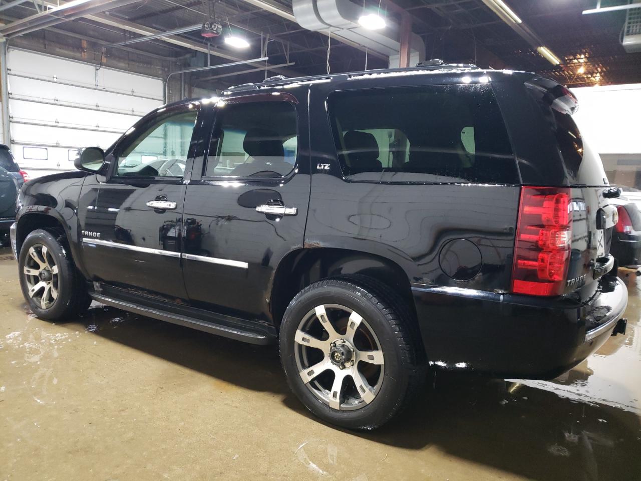 2010 Chevrolet Tahoe - Image 2