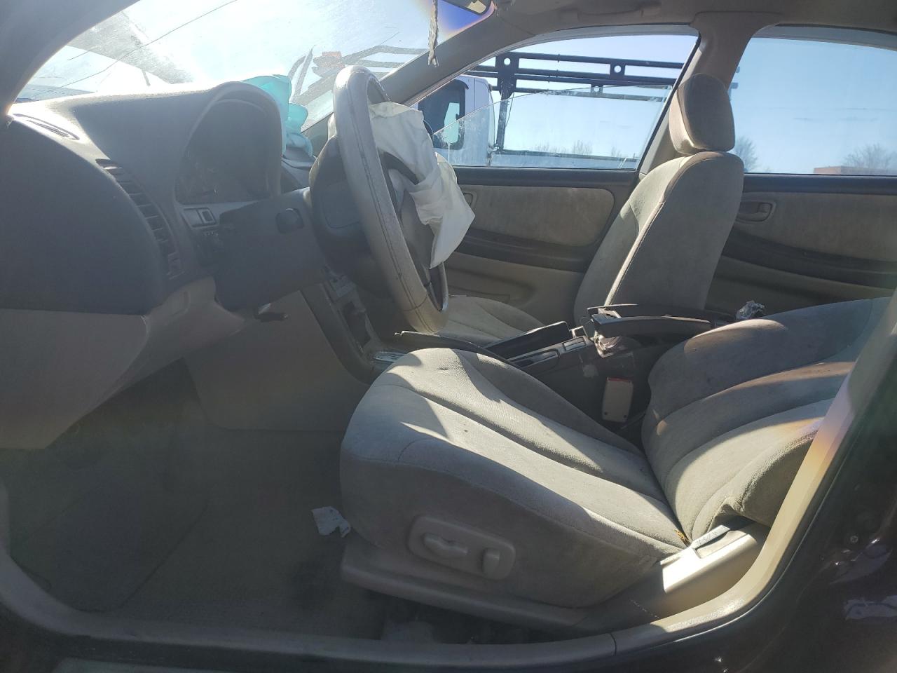 2000 Nissan Maxima - Image 7