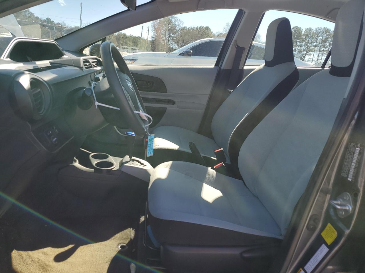 2012 Toyota Prius - Image 7