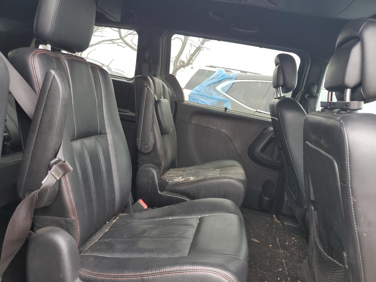2019 Dodge Caravan - Image 11