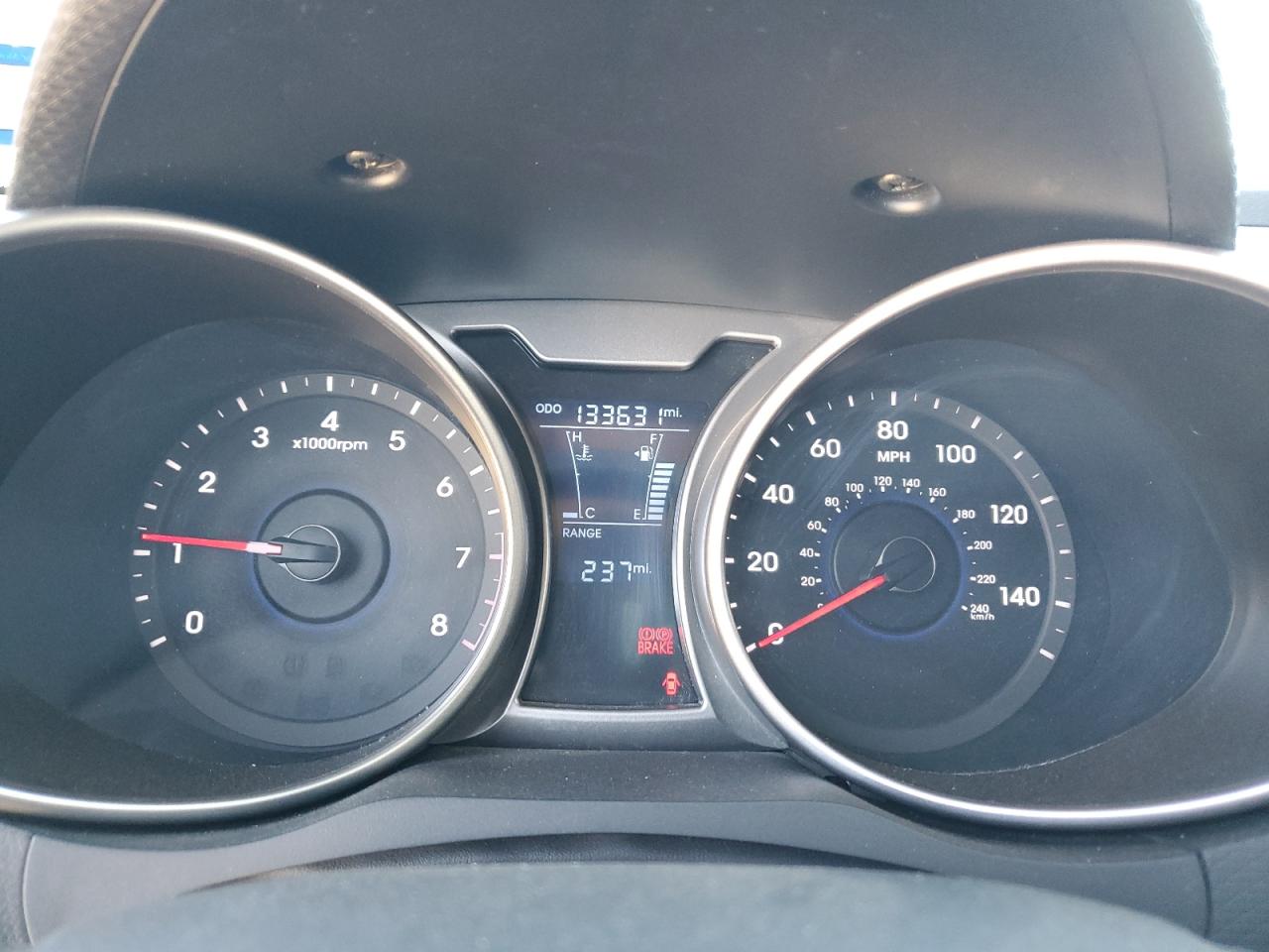 2014 Hyundai Veloster - Image 9