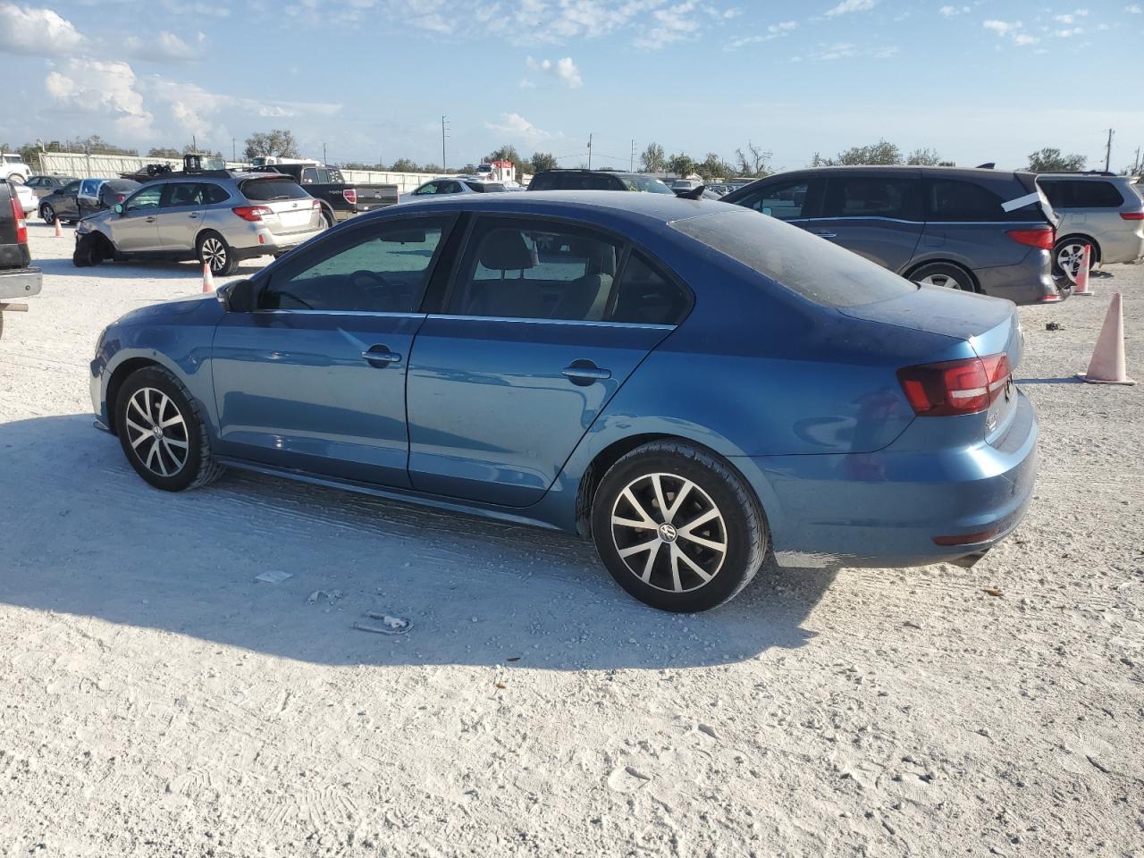2017 Volkswagen Jetta - Image 2