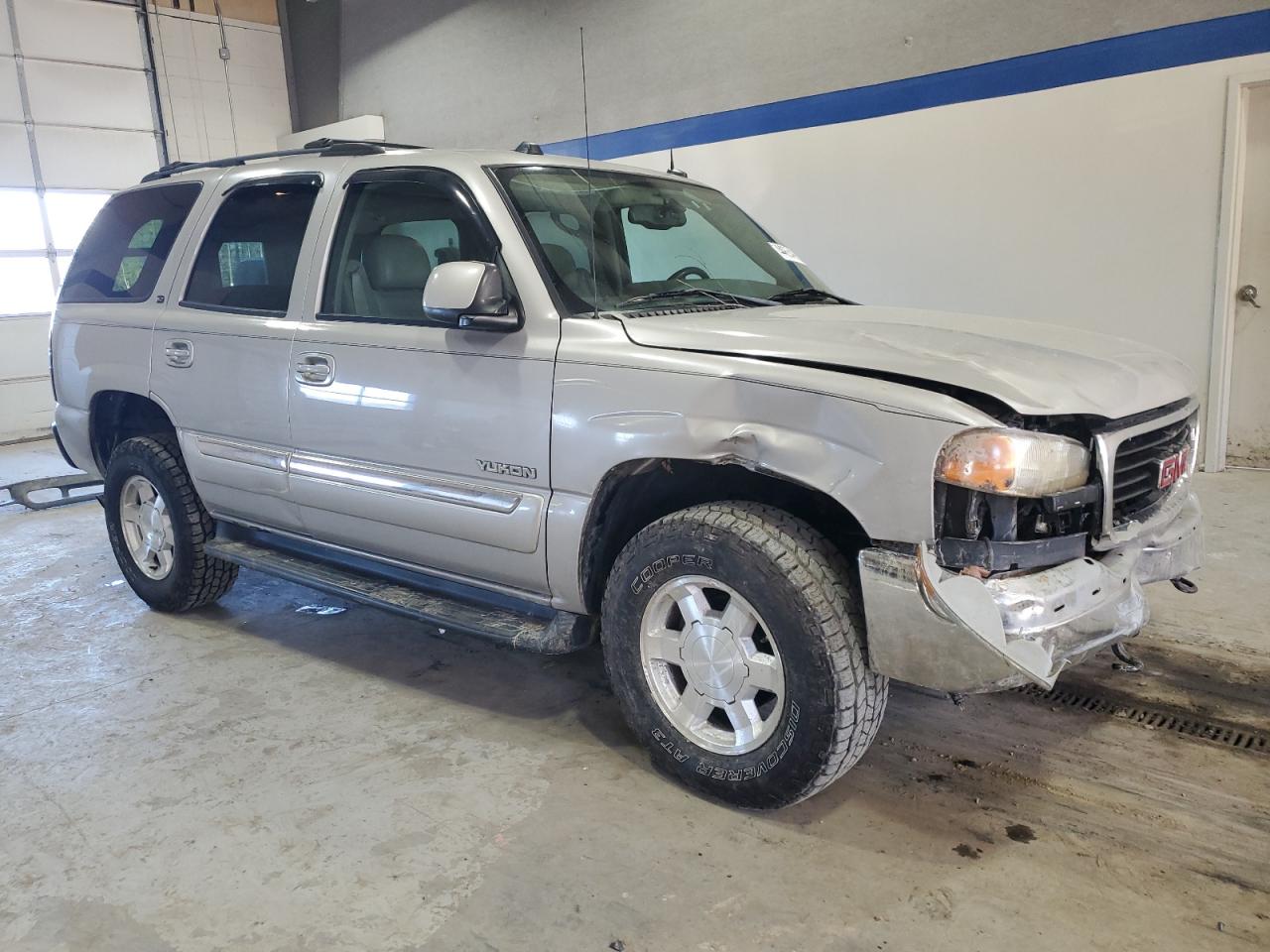 2004 GMC Yukon - Image 4