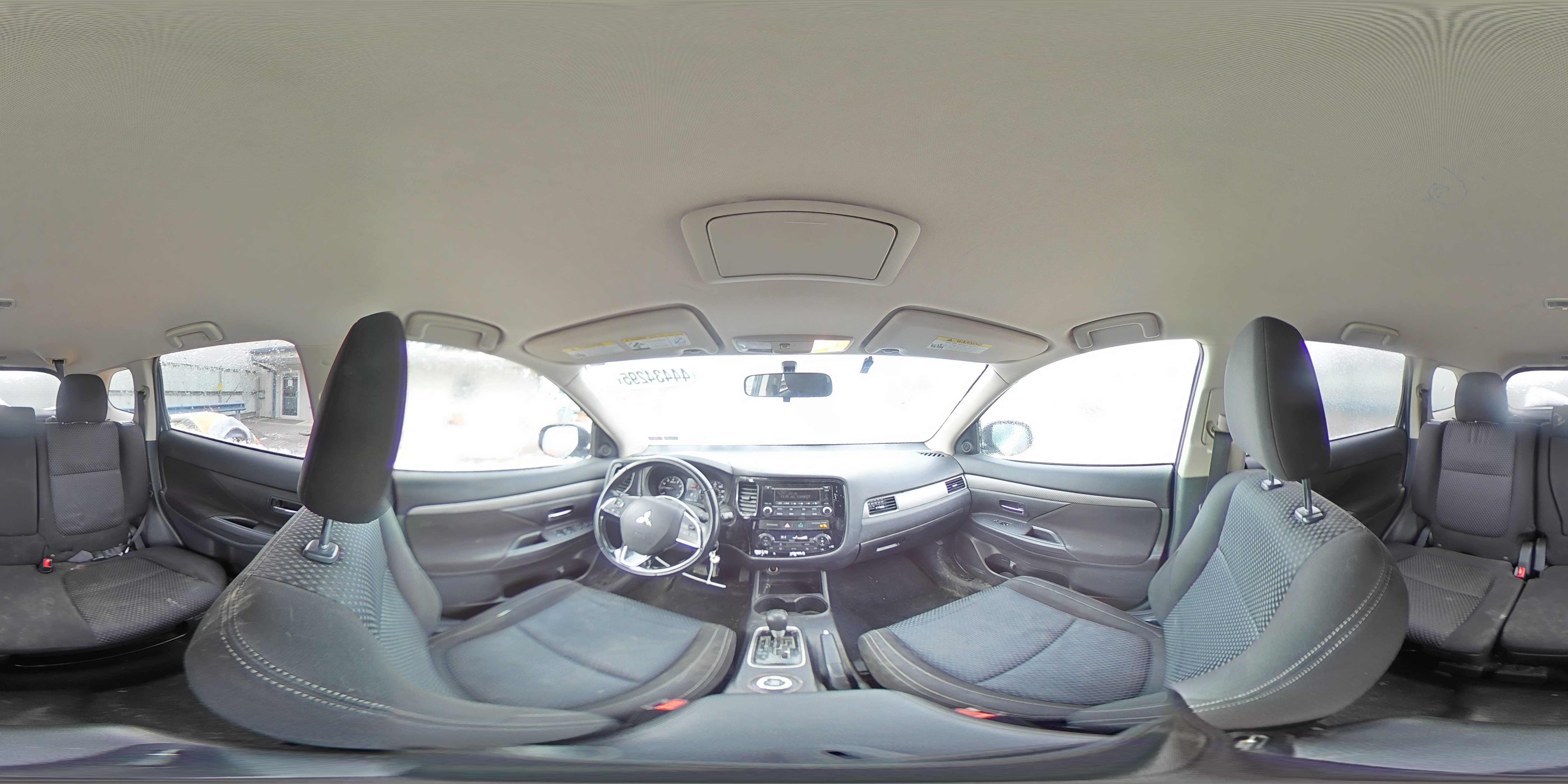 2016 Mitsubishi Outlander - Image 16