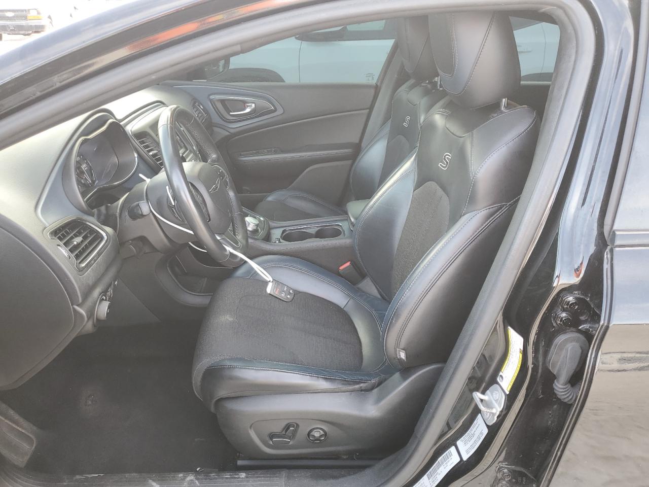 2015 Chrysler 200 - Image 7