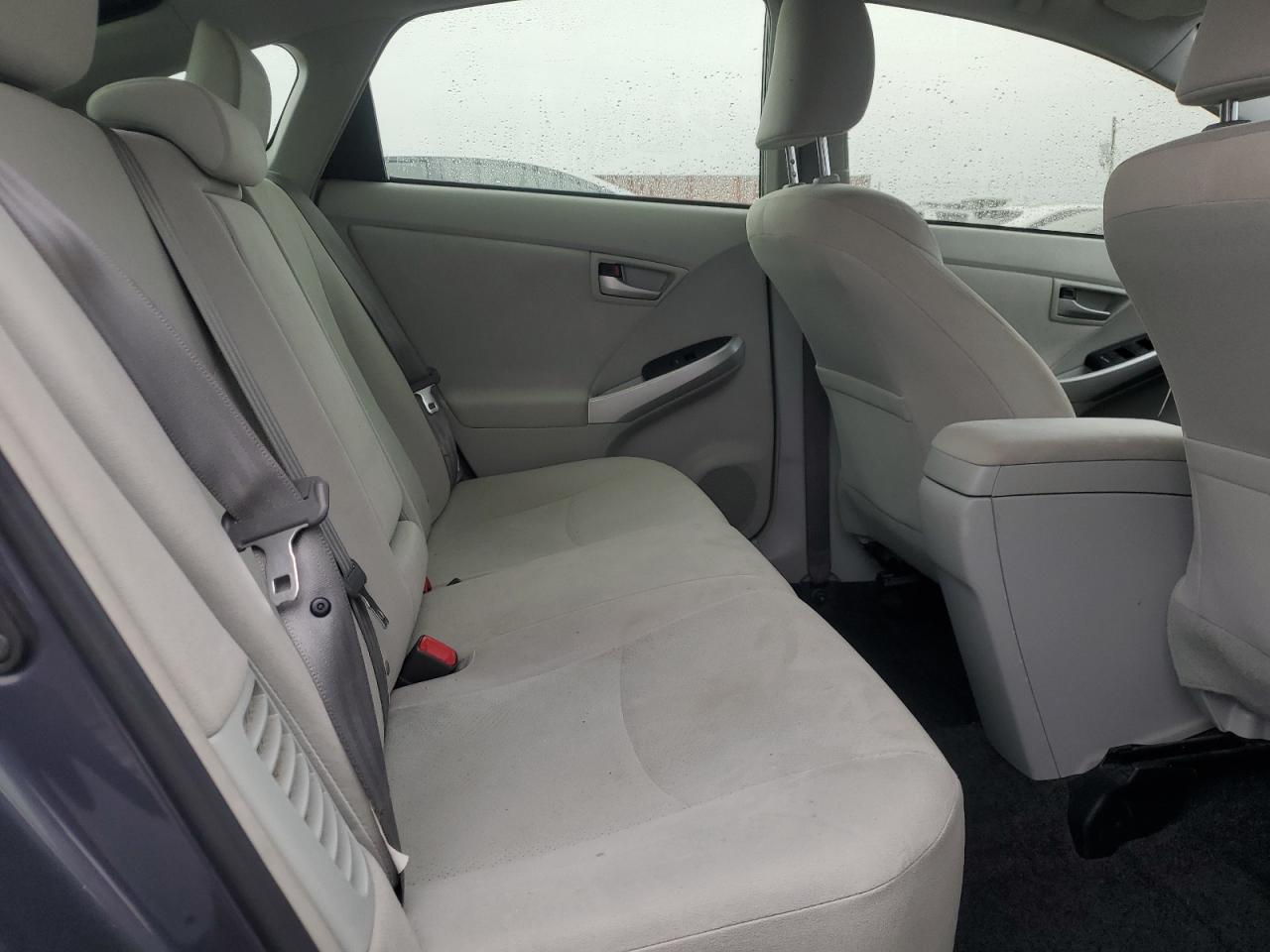 2014 Toyota Prius - Image 10