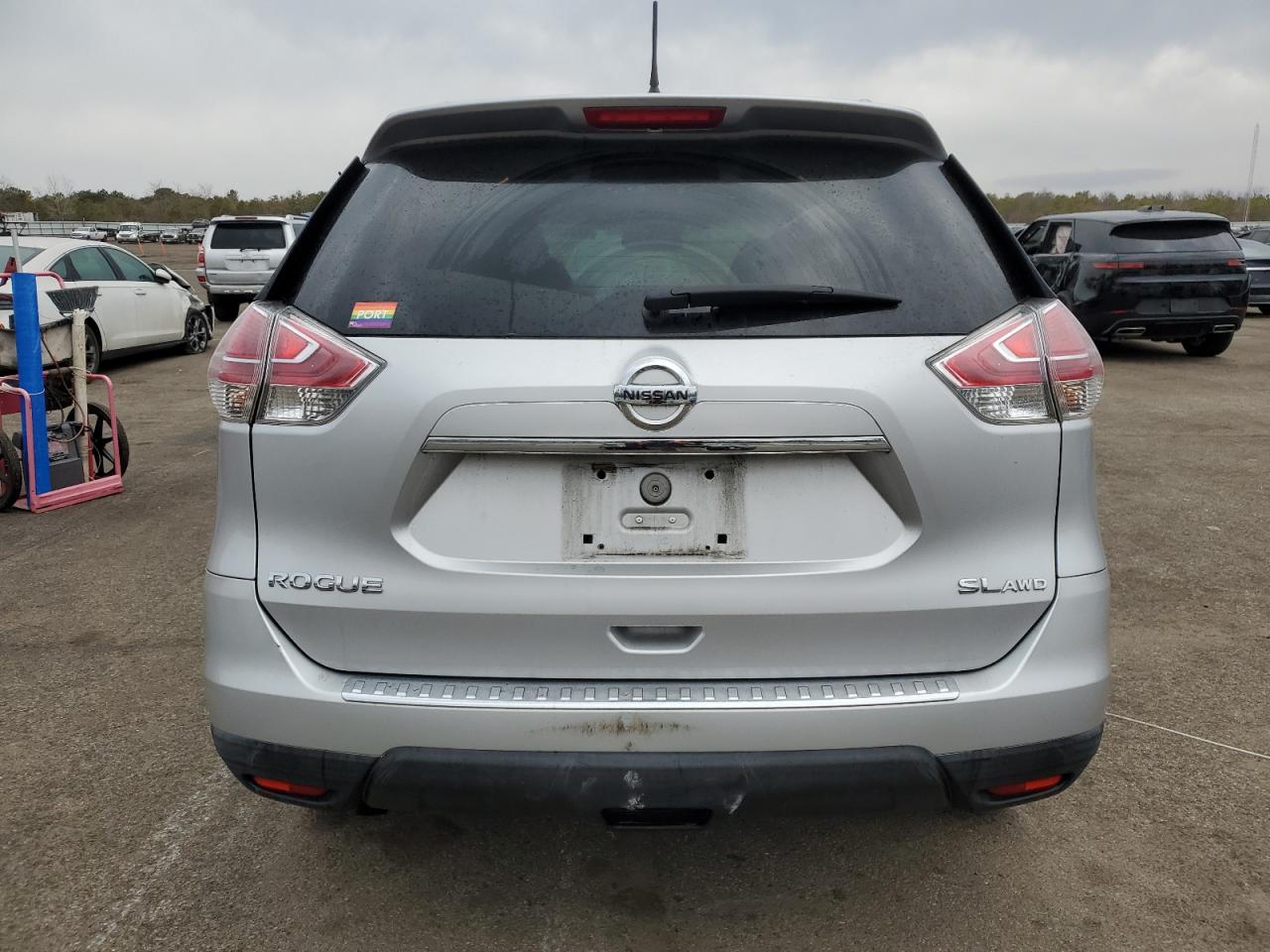 2016 Nissan Rogue - Image 6