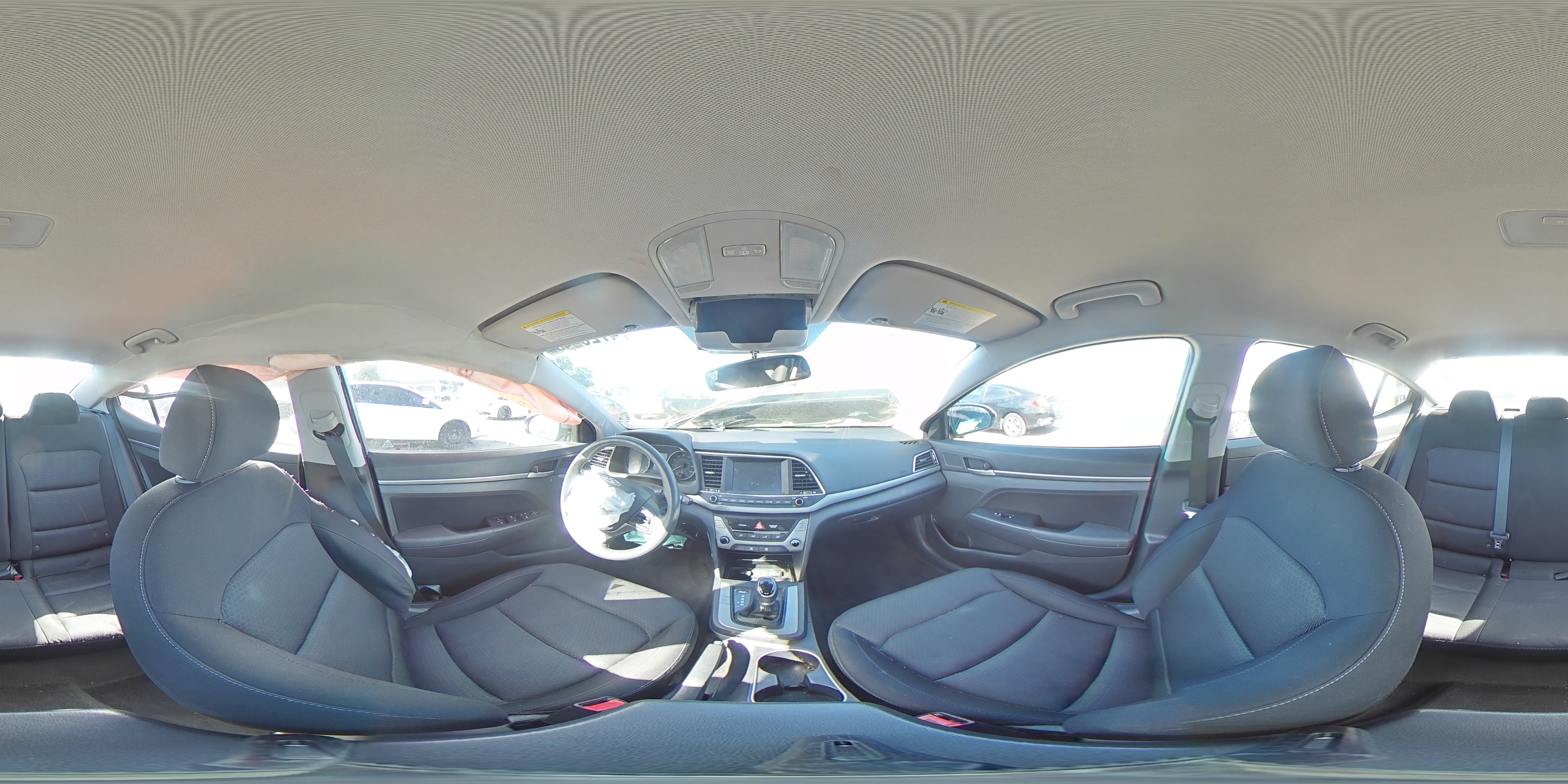 2018 Hyundai Elantra - Image 12