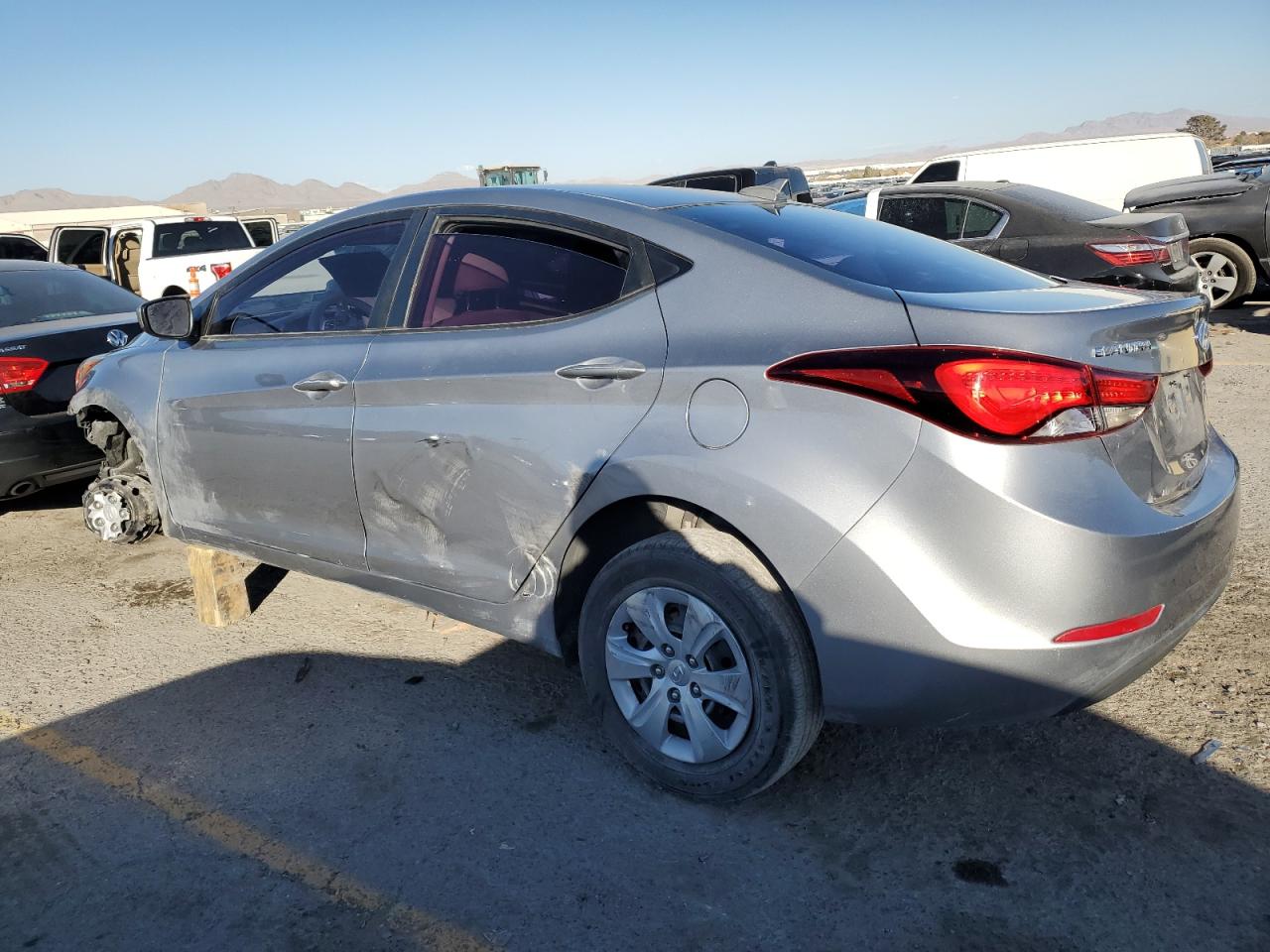 2016 Hyundai Elantra - Image 2