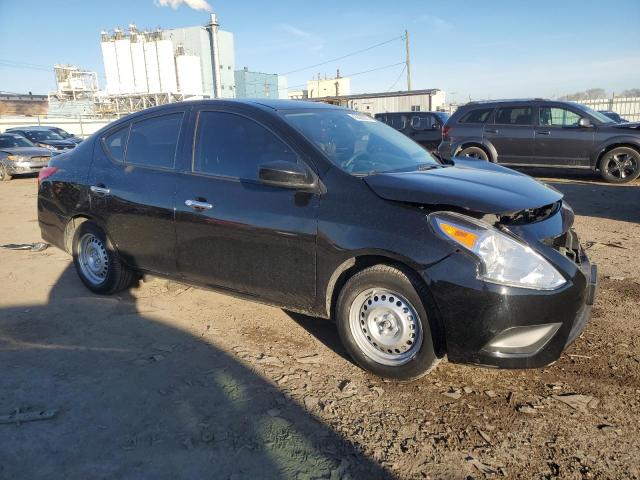  NISSAN VERSA 2018 Чорний