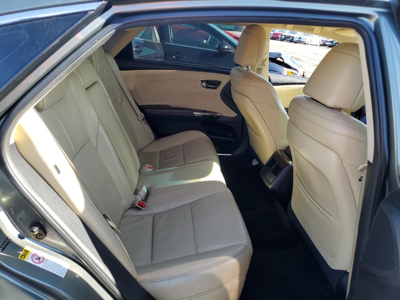 2014 Toyota Avalon - Image 10