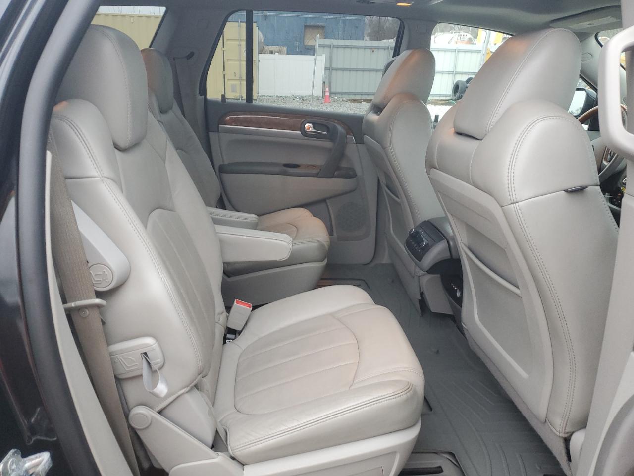 2010 Buick Enclave - Image 11