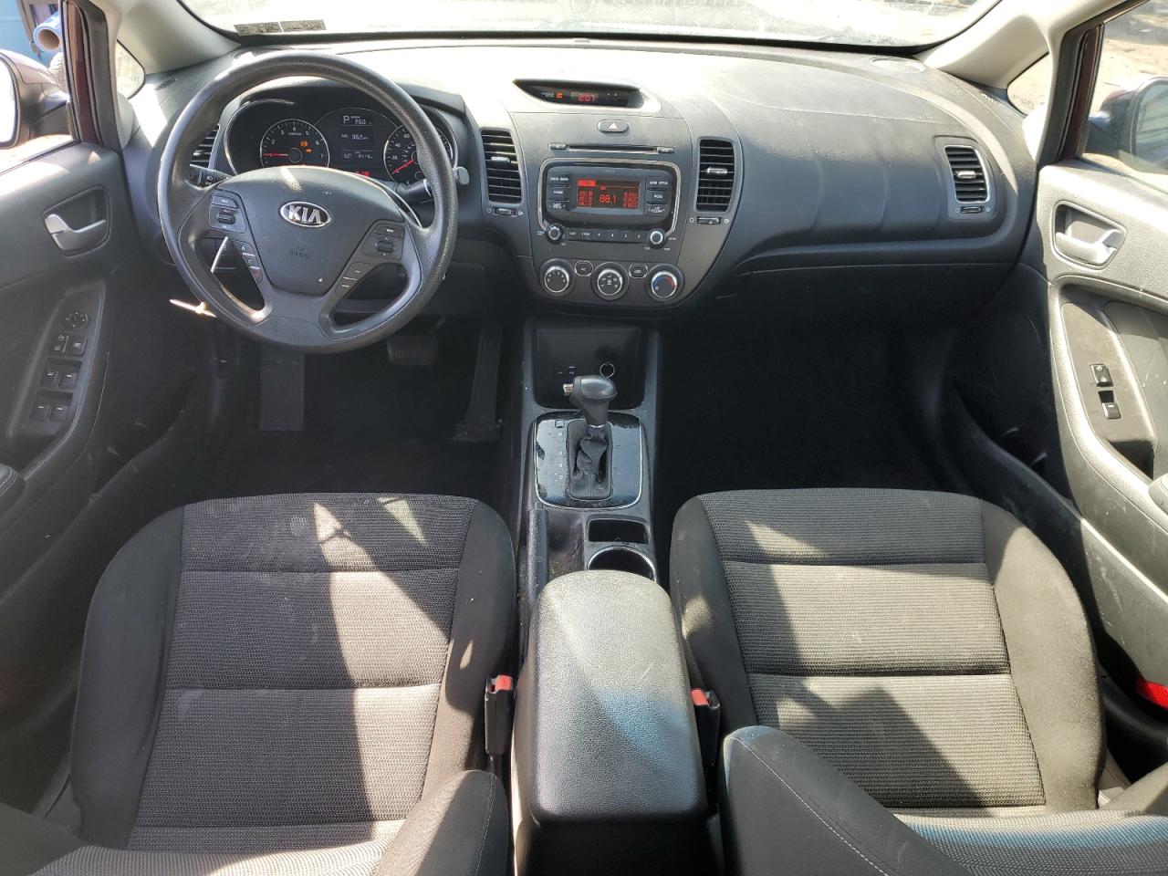 2017 Kia Forte - Image 8