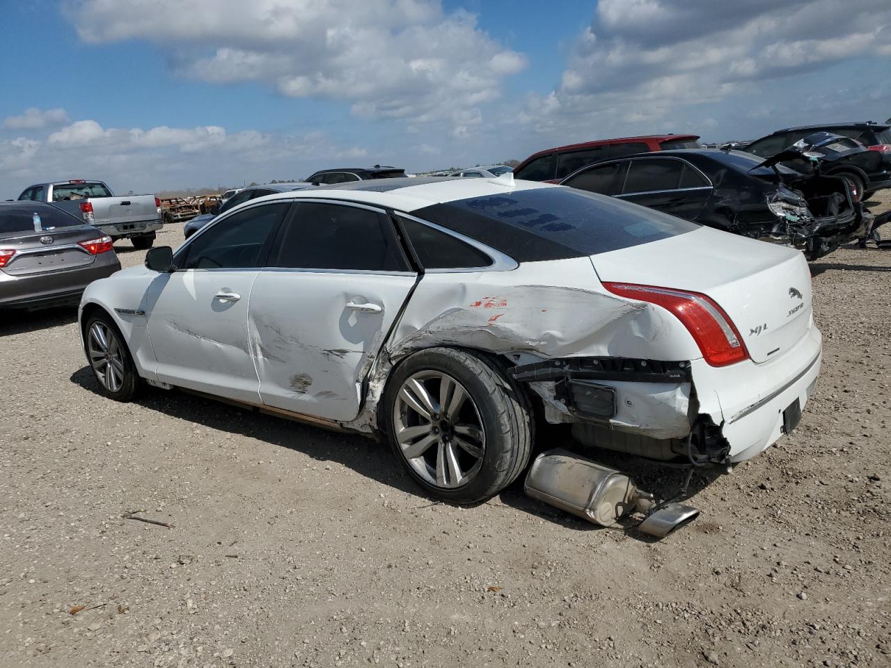 2014 Jaguar XJ - Image 2