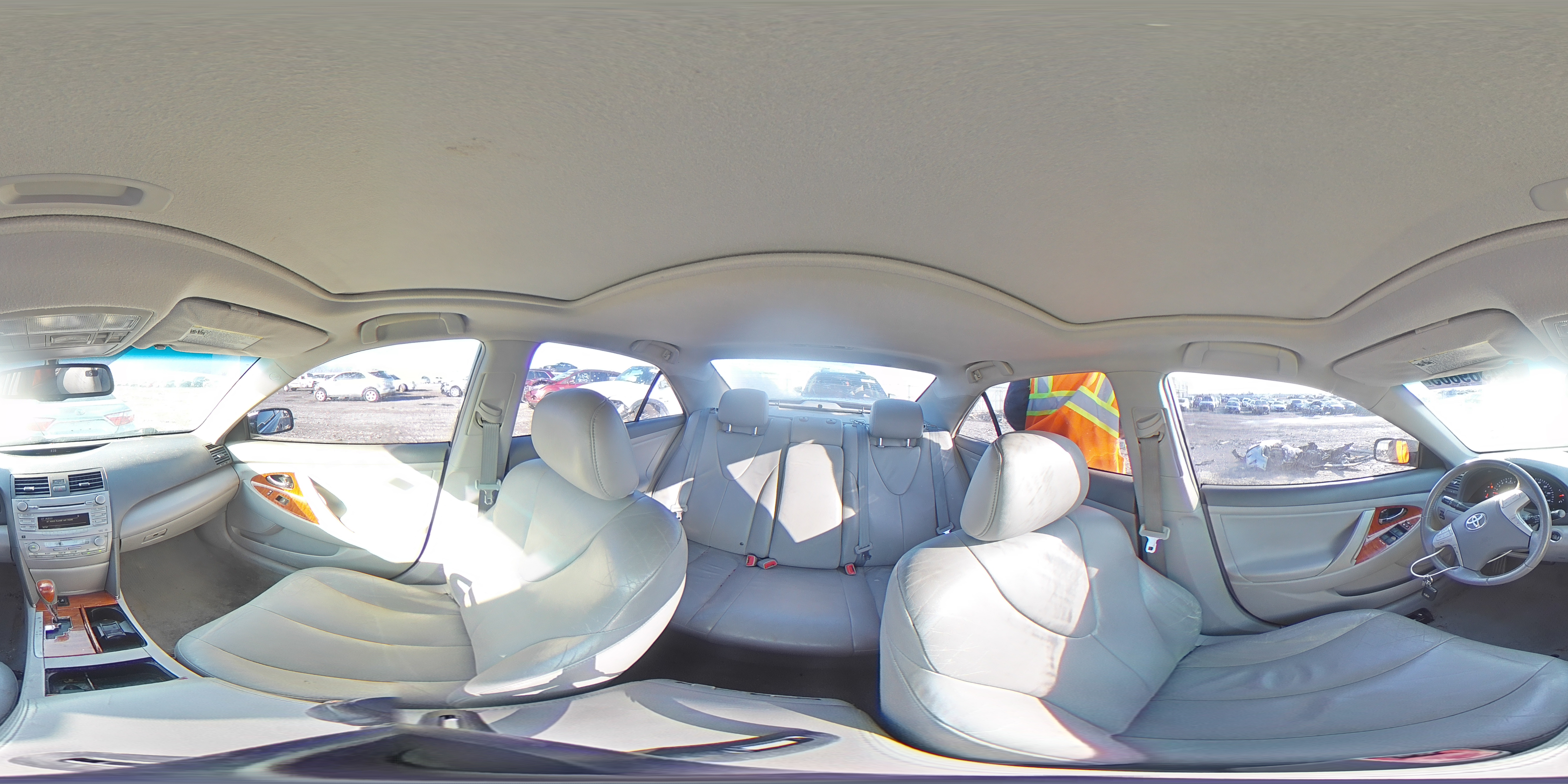 2011 Toyota Camry - Image 12