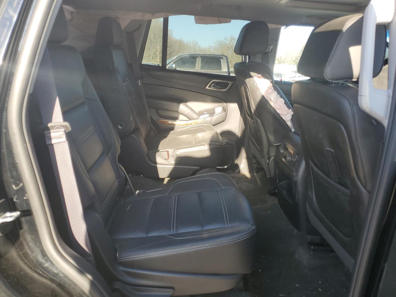 2015 GMC Yukon - Image 10
