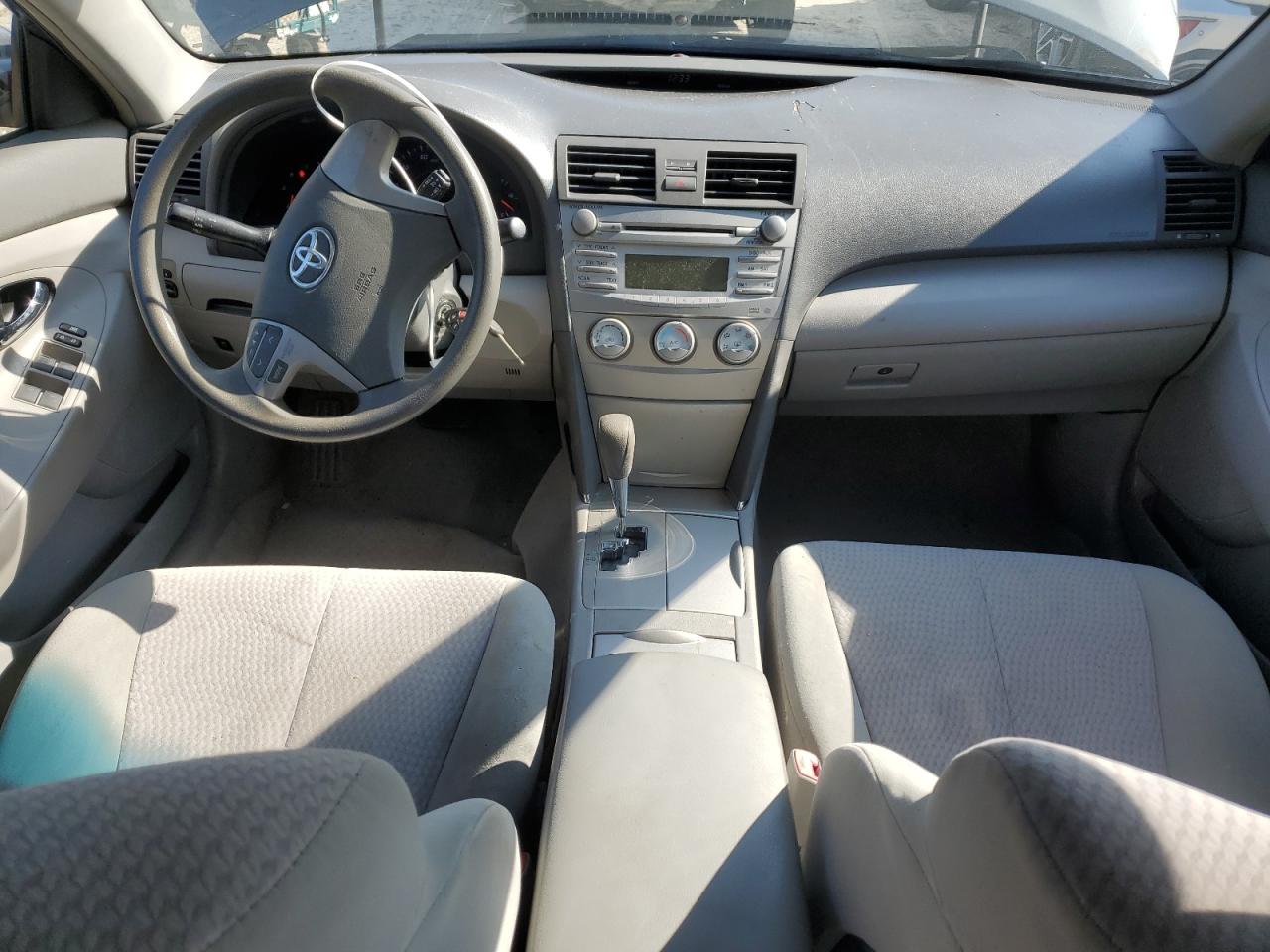 2011 Toyota Camry - Image 8