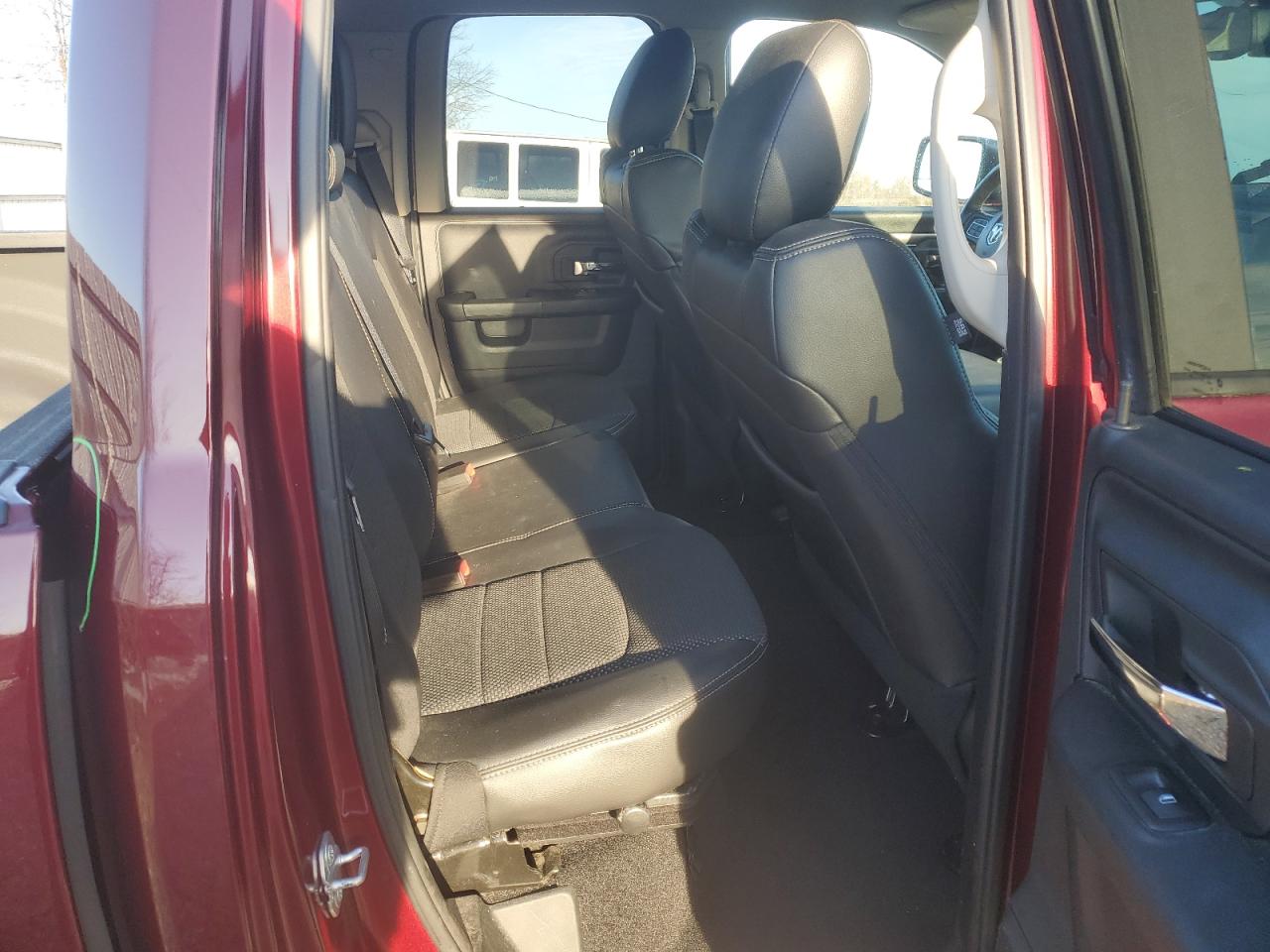 2016 RAM 1500 - Image 11
