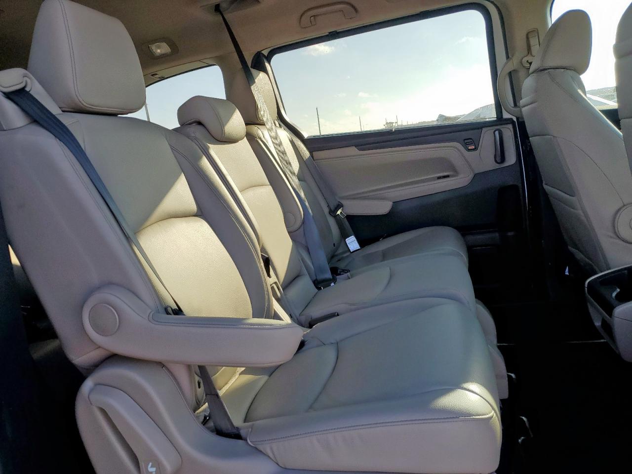 2024 Honda Odyssey - Image 11