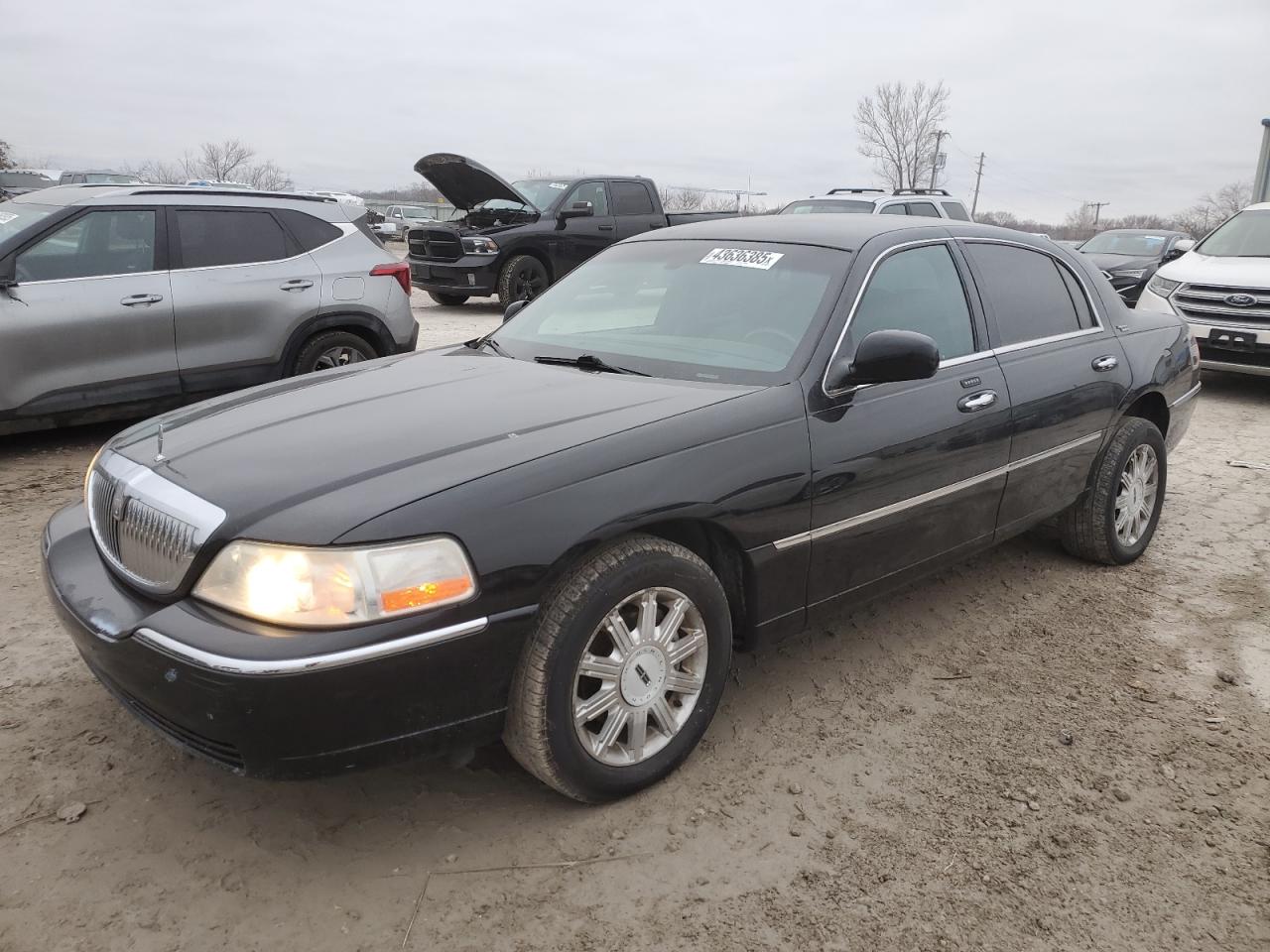 2006 Lincoln Town Car Signature Limited zu verkaufen in Kansas City, KS - Side