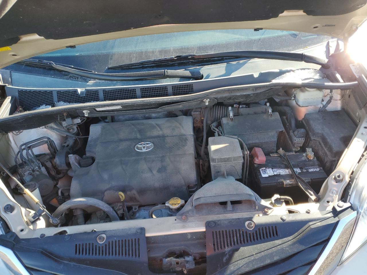 2013 Toyota Sienna - Image 13