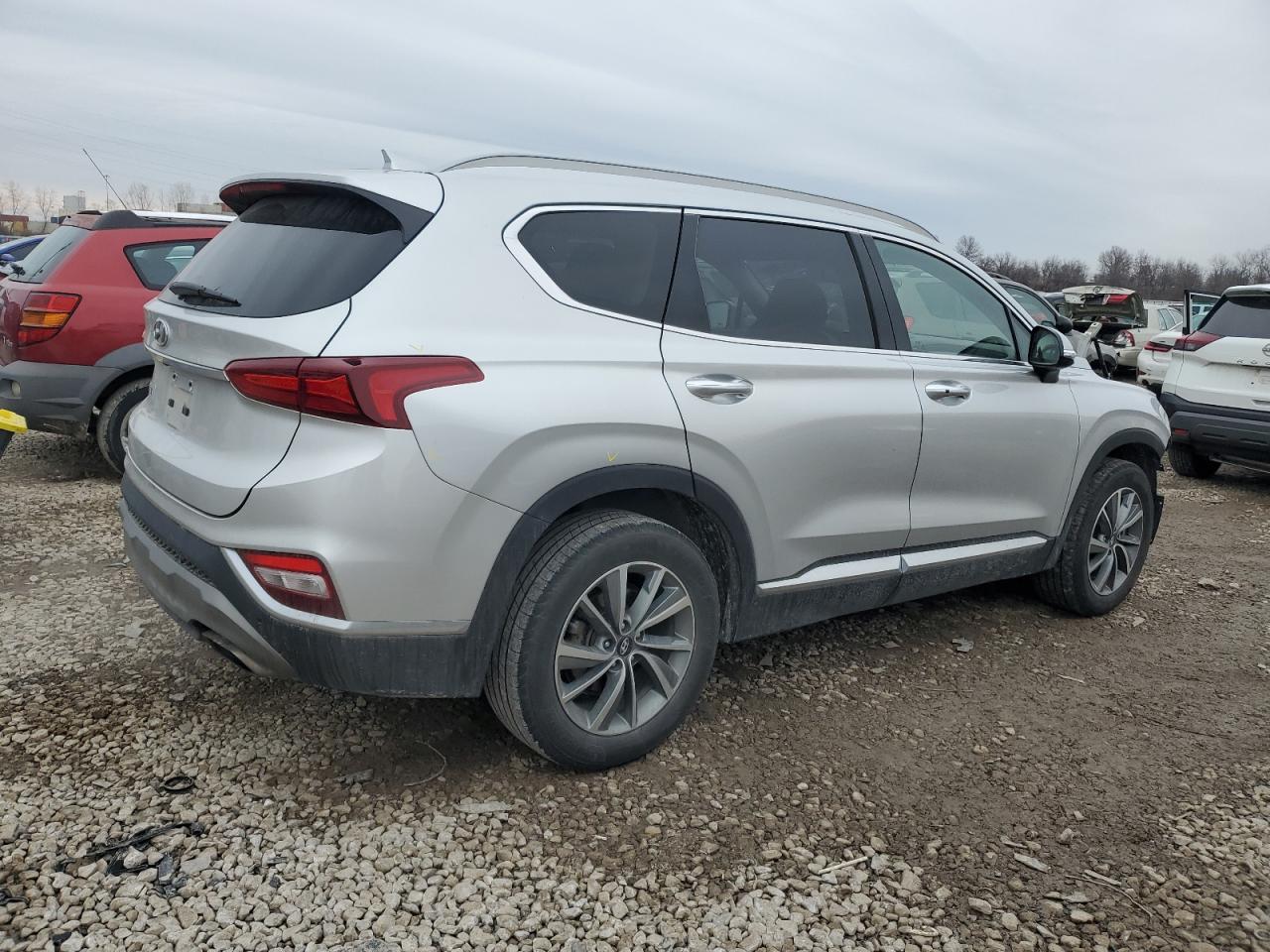 2019 Hyundai Santa Fe - Image 3