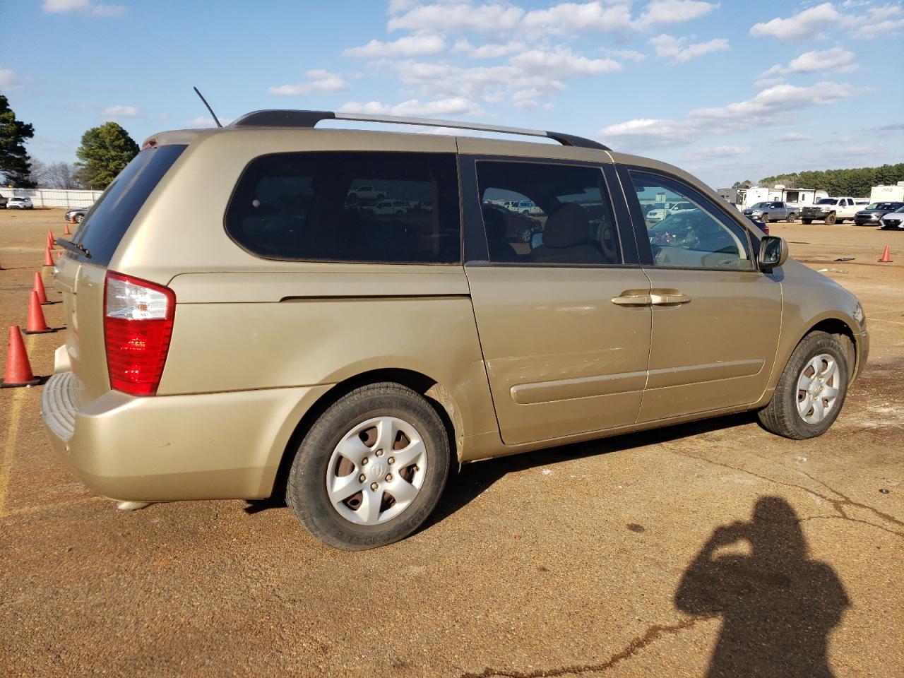 2010 Kia Sedona - Image 3