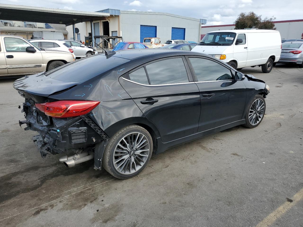 2018 Hyundai Elantra - Image 3