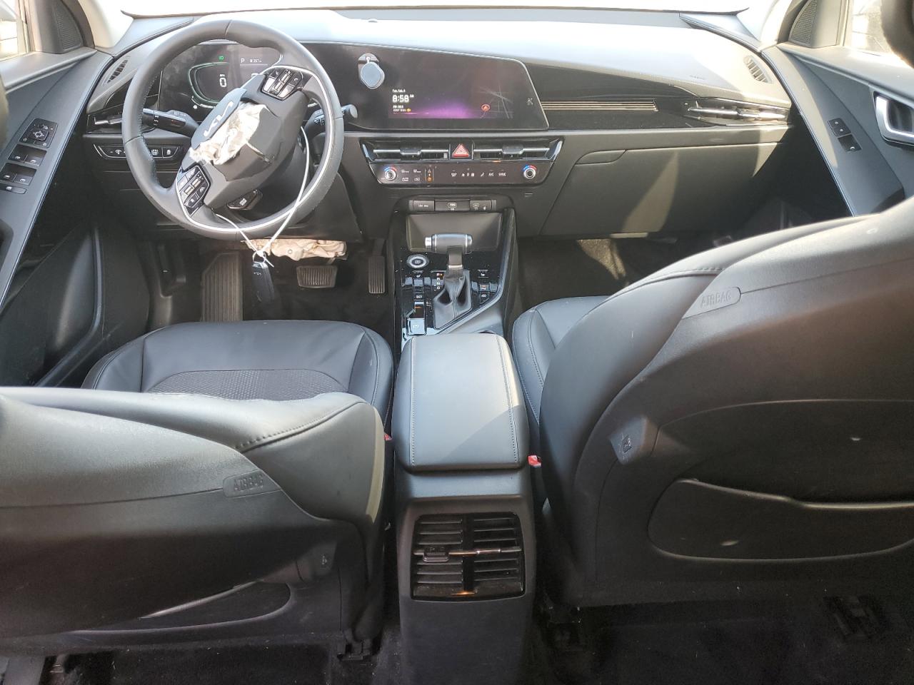 2023 Kia Niro - Image 8