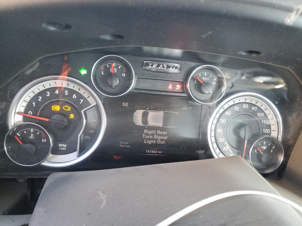 2017 RAM 1500 - Image 9