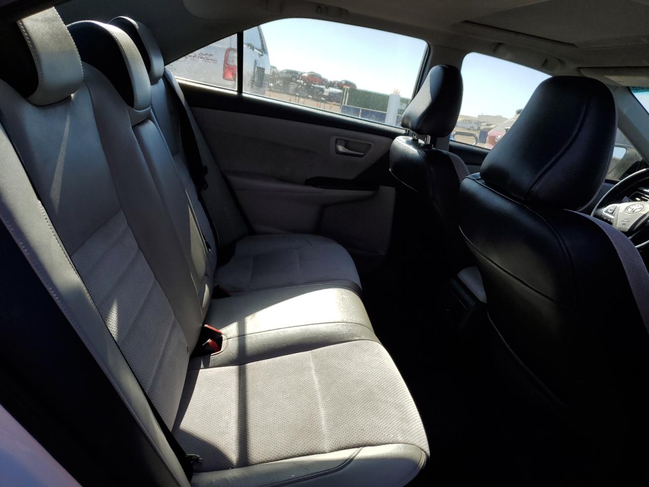 2015 Toyota Camry - Image 10