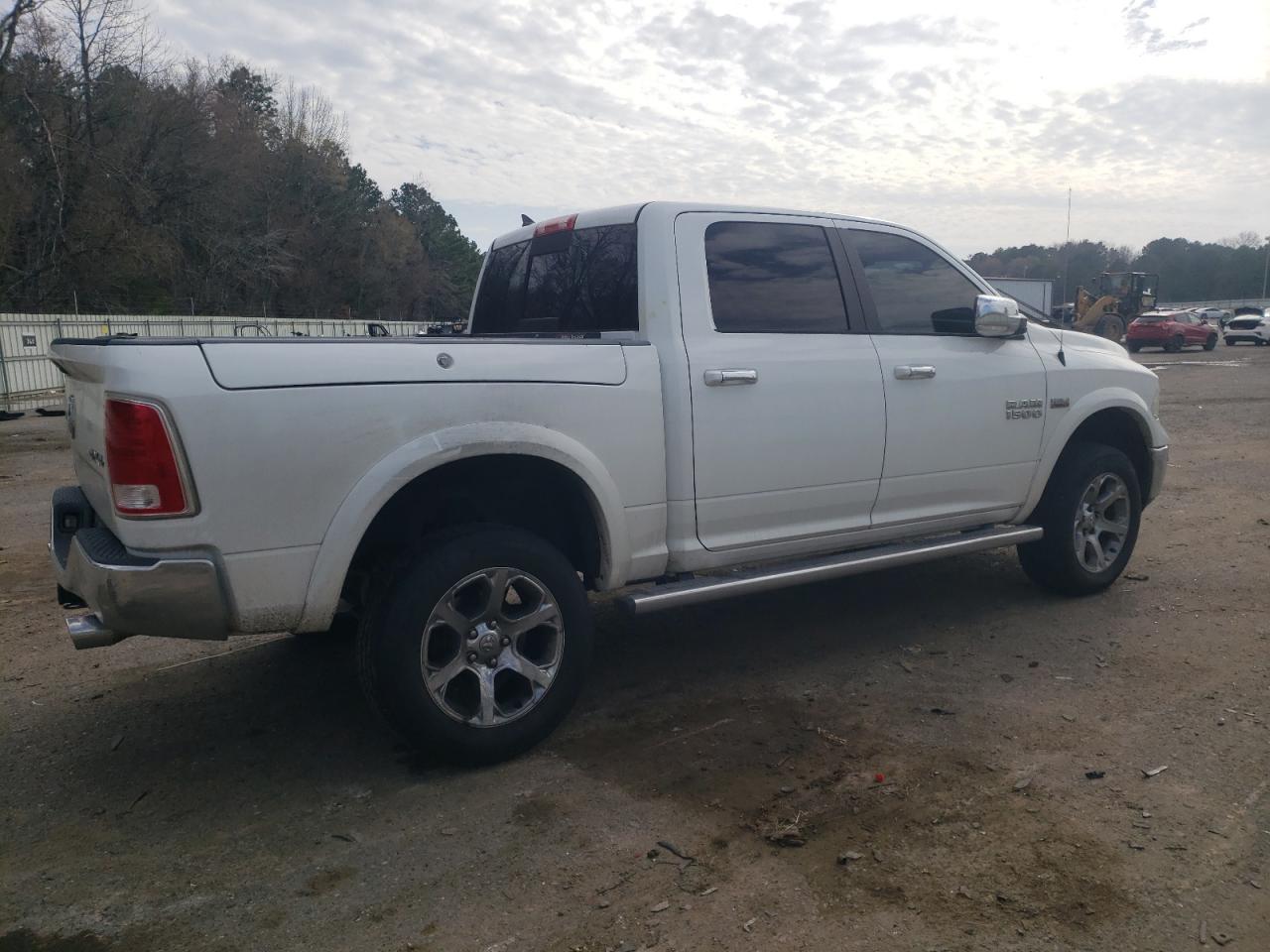 2015 RAM 1500 - Image 3