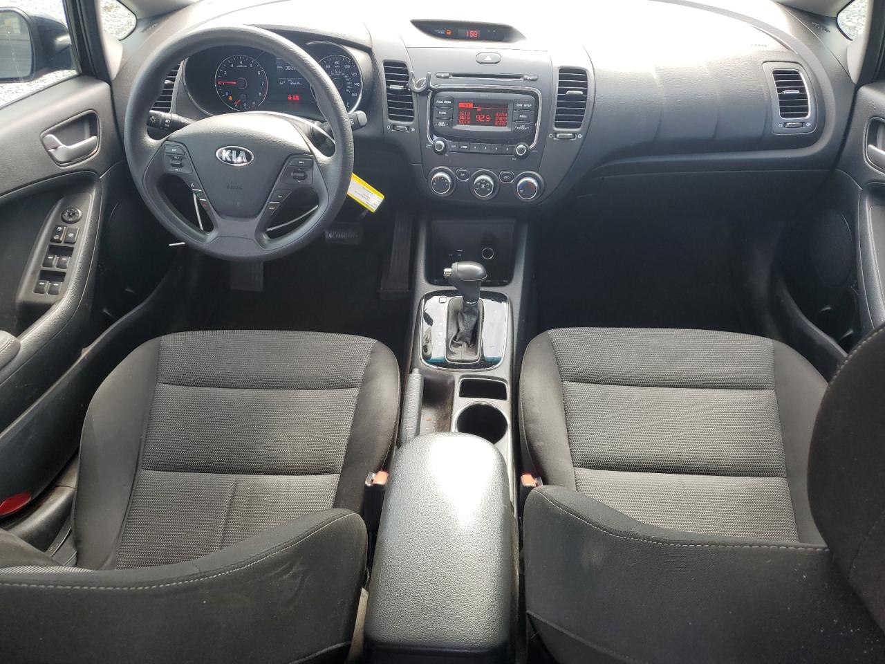 2017 Kia Forte - Image 8