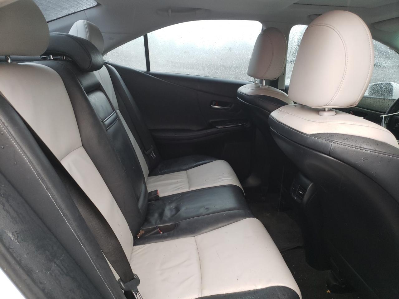 2010 Lexus HS - Image 10