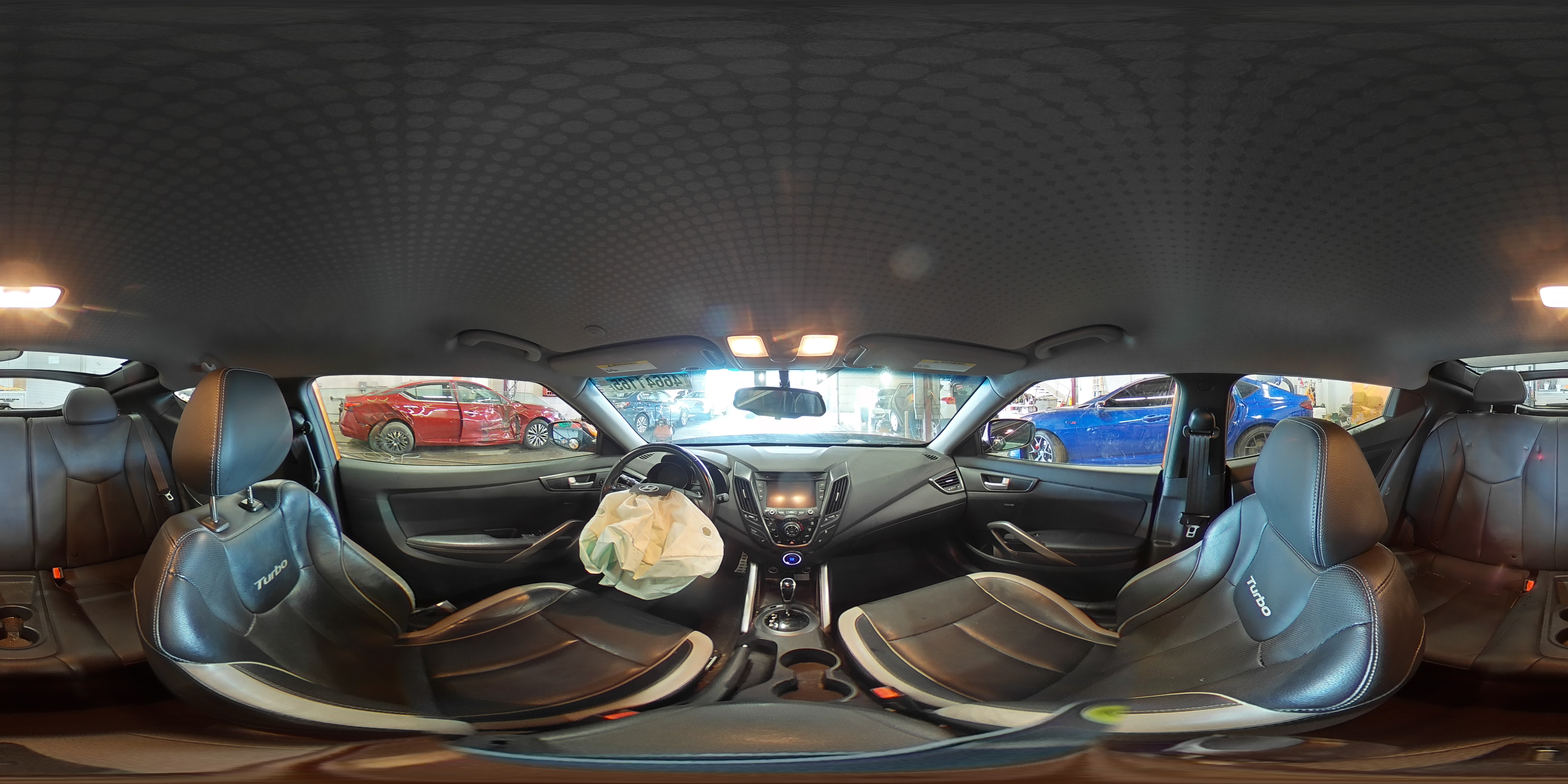 2013 Hyundai Veloster - Image 15