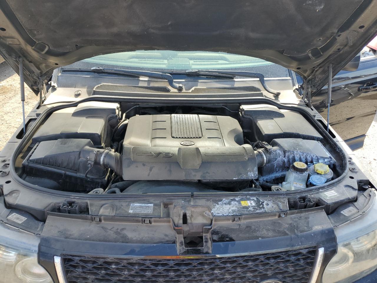 2012 Land Rover Range Rover - Image 11