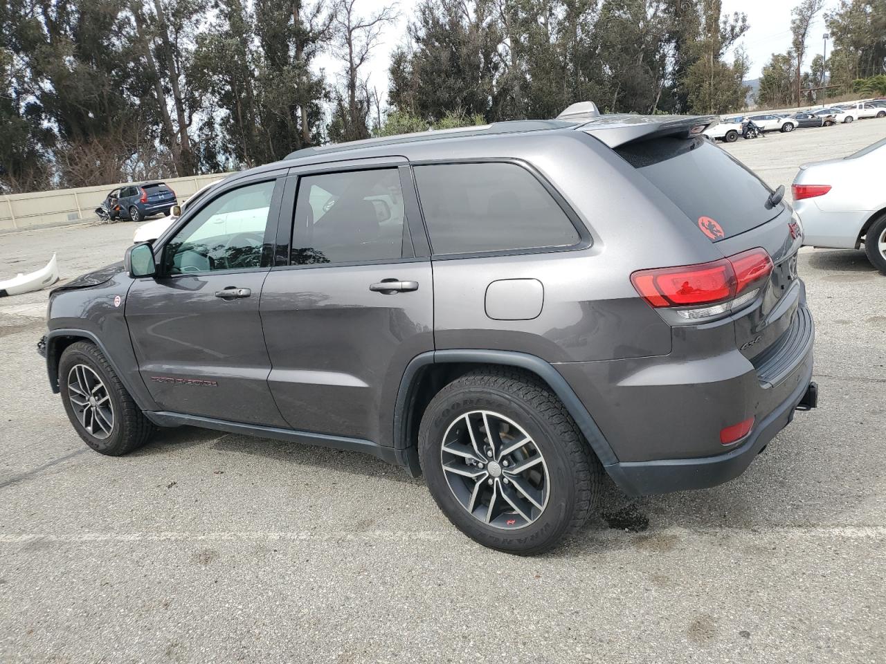 2018 Jeep Grand Cherokee - Image 2